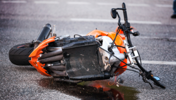 Los Angeles, CA - Motorcycle Crash at Leimert Blvd Injures Rider