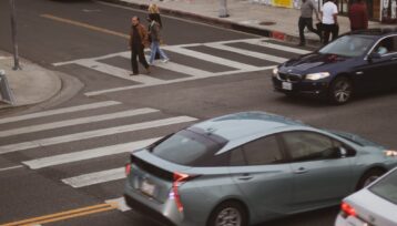 Los Angeles, CA – Injury Pedestrian Crash at Alameda St & Nadeau St