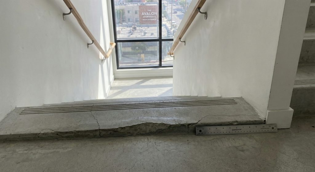 Apartment complex walkway hazard in California slip and fall landlord responsibility case